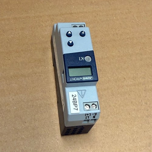 JUMO – 701050/811-31 – eTRON T Digital Electronic Thermostat / Controller