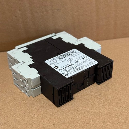 Siemens – 3RN1012-2CK00 – SIRIUS Thermistor Motor Protection Relay (230/110V AC)