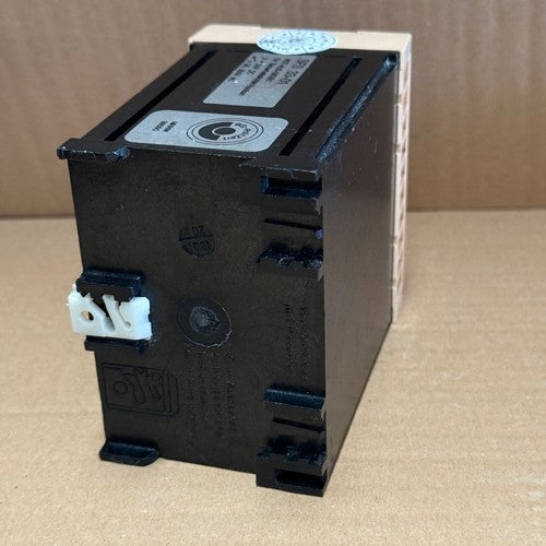 Leuze Electronic – SFS 33-01 – Sequential Safety Relay / Emergency Stop Control