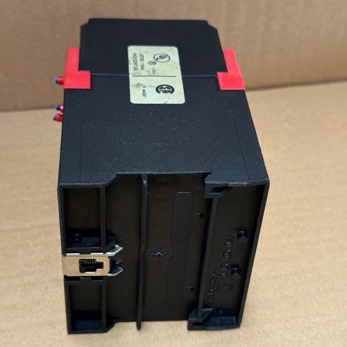 Telemecanique – XPSAT5110 – Preventa Safety Relay (Emergency Stop / Safety Guard