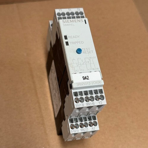 Siemens – 3RN1012-2CK00 – SIRIUS Thermistor Motor Protection Relay (230/110V AC)