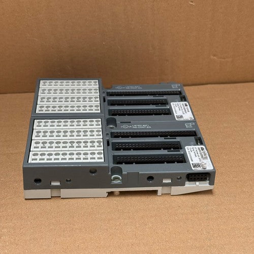 ABB – TU516 (1SAP212000R0001) – AC500 / S500 I/O Terminal Unit TU516 B0