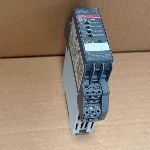 ABB – 1SVR040010R0000 (CC-U/STDR) – Signal Converter with Relay Outputs