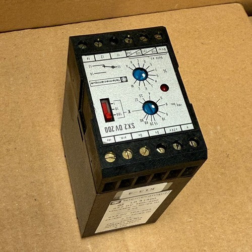Telemecanique – SX2DV200 – Speed Control Monitoring Relay (120/220V AC)