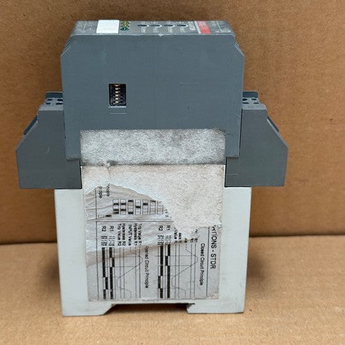 ABB – 1SVR040010R0000 (CC-U/STDR) – Signal Converter with Relay Outputs