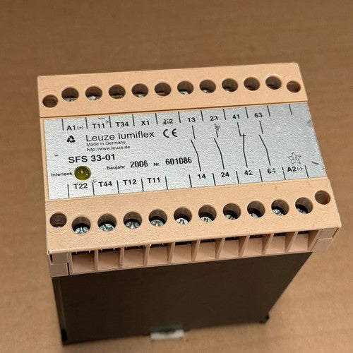 Leuze Electronic – SFS 33-01 – Sequential Safety Relay / Emergency Stop Control