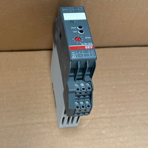 ABB – 1SVR040008R1300 (CC-U/V) – Universal Voltage Measuring Signal Converter
