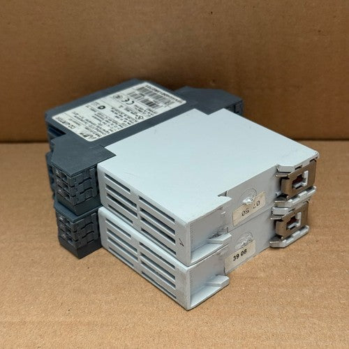 ABB – 1SVR040013R2701 (CC-U/RTDR) – PT100 RTD Temperature Signal Relay Converter