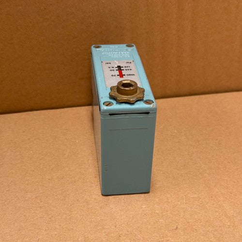 Telemecanique – XMJA0707 (XMJ-A0707) – Electro-Mechanical Pressure Switch