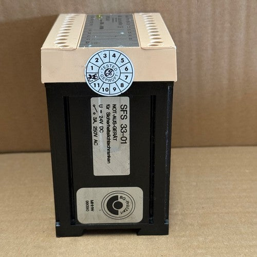 Leuze Electronic – SFS 33-01 – Sequential Safety Relay / Emergency Stop Control