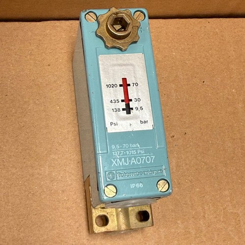 Telemecanique – XMJA0707 (XMJ-A0707) – Electro-Mechanical Pressure Switch