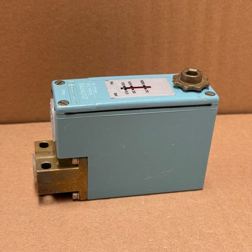 Telemecanique – XMJA0707 (XMJ-A0707) – Electro-Mechanical Pressure Switch