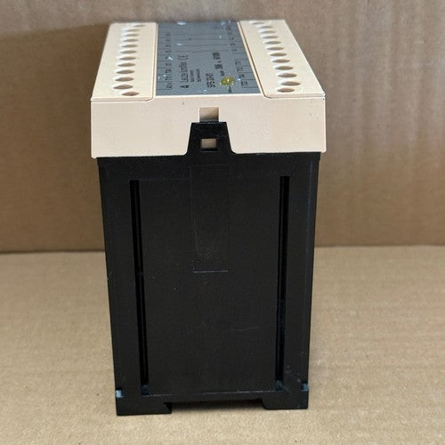 Leuze Electronic – SFS 33-01 – Sequential Safety Relay / Emergency Stop Control