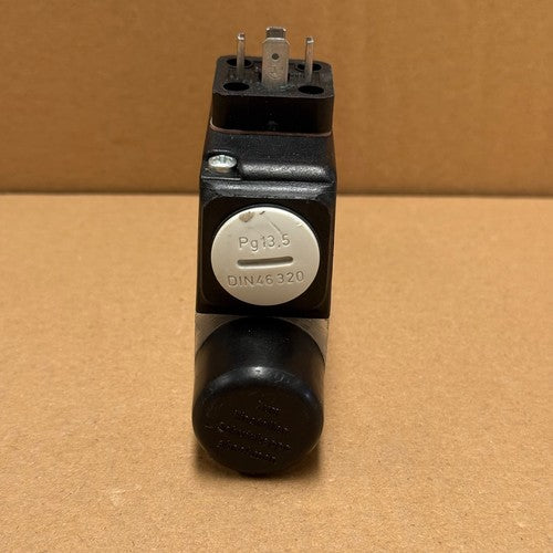 Herion – 0821166 – 8D Series Flange Mount Electro-Mechanical Pressure Switch