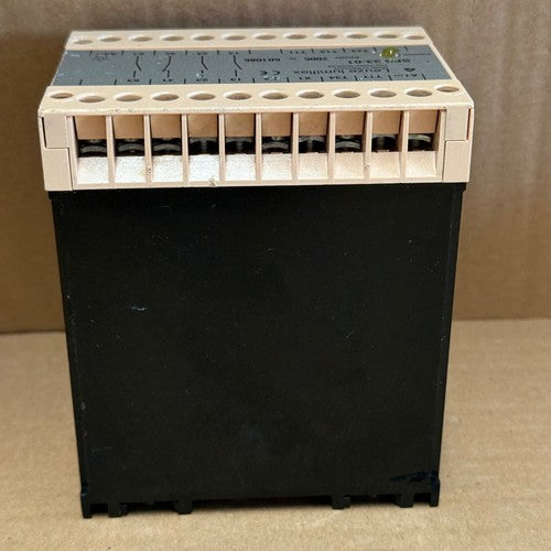 Leuze Electronic – SFS 33-01 – Sequential Safety Relay / Emergency Stop Control