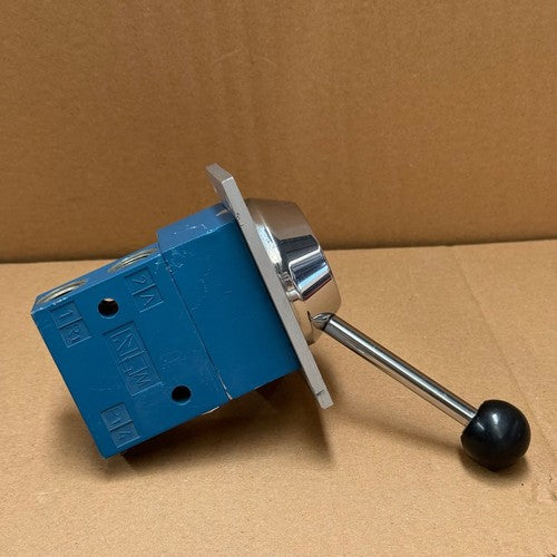 WABCO – 3631220000 – 3/2-Way Pneumatic Directional Control Valve