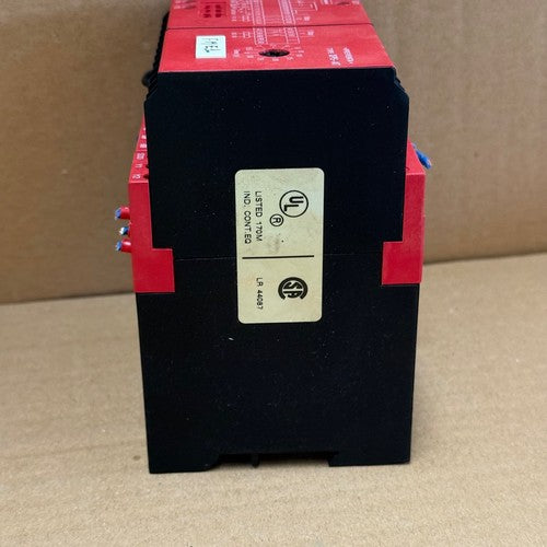 Telemecanique – XPSAT5110 – Preventa Safety Relay (Emergency Stop / Safety Guard