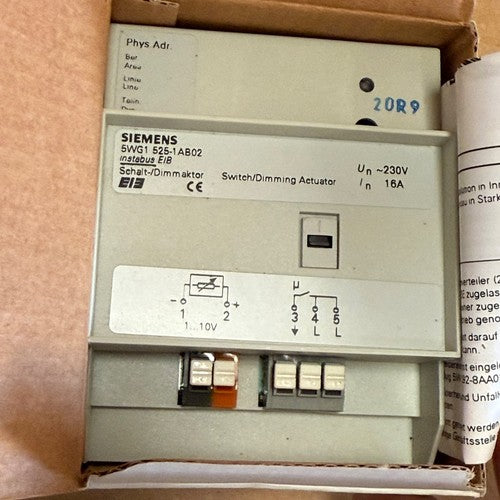 Siemens – 5WG1525-1AB02 (N 525) – KNX EIB Switching and Dimming Actuator Module