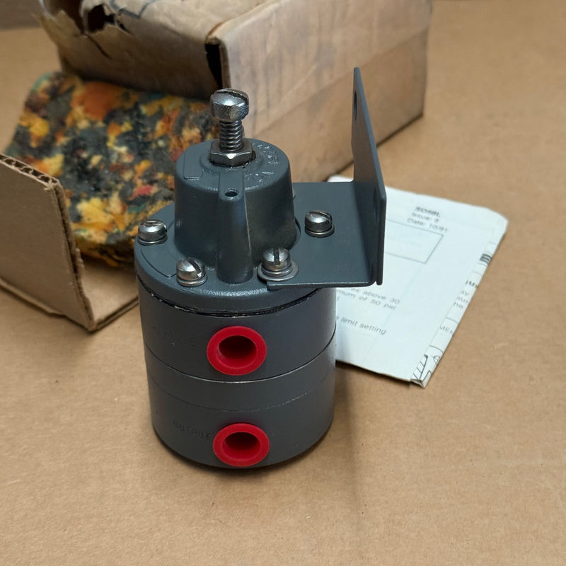 Moore – 58L (12570-/8SA) – Pneumatic Nullmatic Controller / Computing Relay