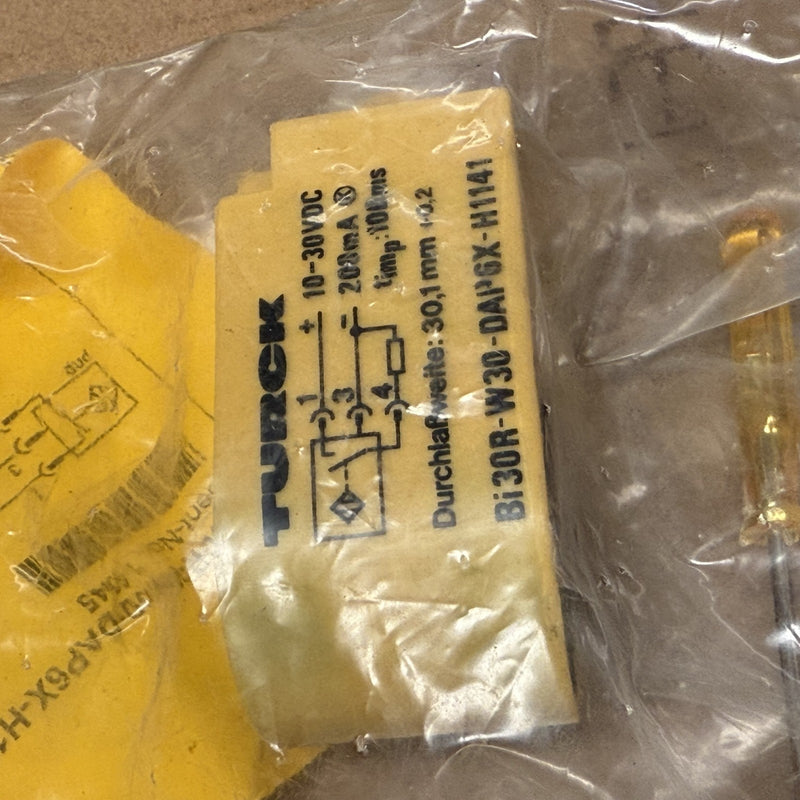 Turck – Bi30R-W30-DAP6X-H1141 – Ring Pass Thru Sensor