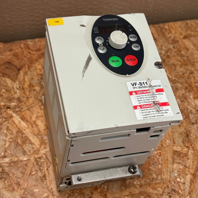 Toshiba – VFS11-4007PL-WP (R5) – Tosvert 3-Phase Industrial Frequency Inverter