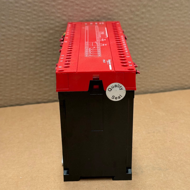 Schneider Electric – XPSOT3744 – Preventa Safety Relay / Safety Module (230V AC)