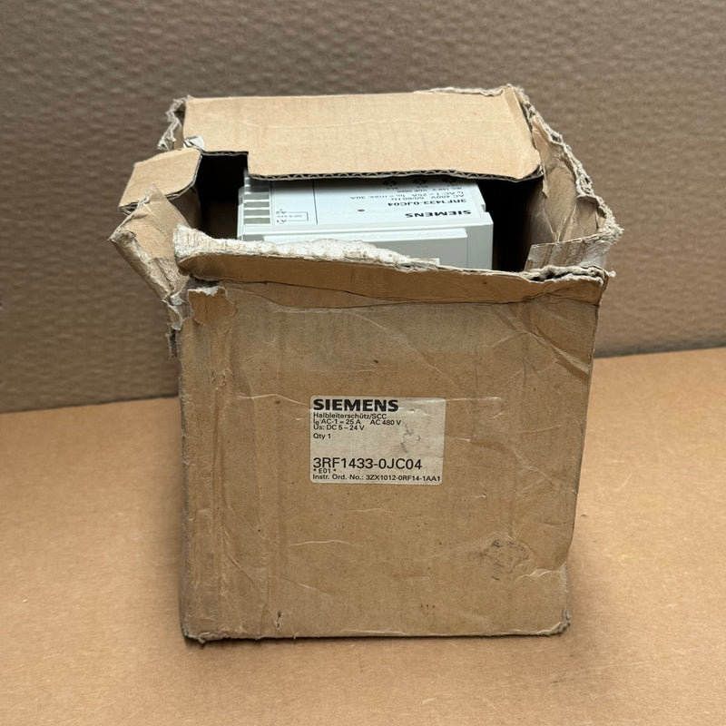 Siemens – 3RF1433-0JC04 – Solid-State Contactor / Industrial Control Contactor