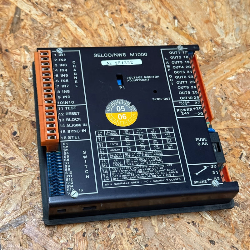 Selco – M1000 – 10-Channel Digital Alarm Monitoring Unit