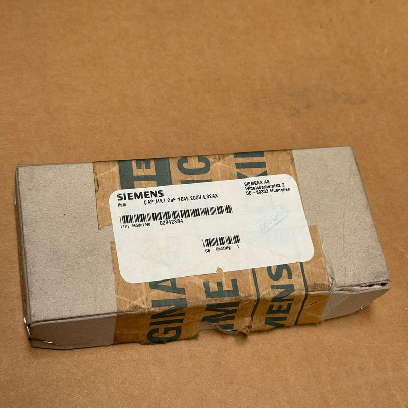 Siemens – 02842334 – CAP, MKT, 2uF, 10%, 200V, L32AX