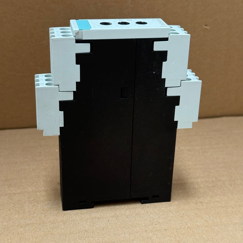 Siemens – 3RW3003-1CB54 – SIRIUS Soft Starter (3 A, 1.1 kW / 400 V)