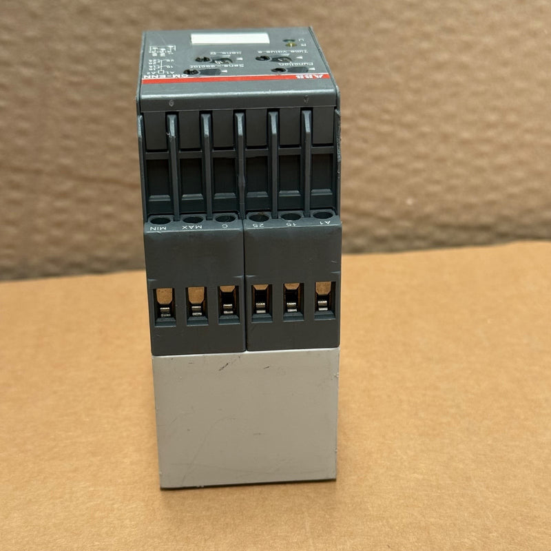 ABB – CM-ENN (1SVR450051R0000) – Liquid Level Monitoring Relay (220–240V AC)