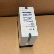 Honeywell – R4343E1014 – Industrial Ultra-Violet Flame Detector Relay Switch