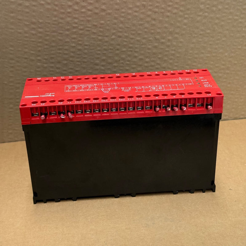 Schneider Electric – XPSOT3744 – Preventa Safety Relay / Safety Module (230V AC)