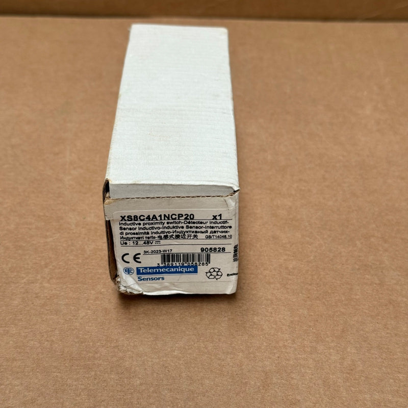 Telemecanique – XS8C4A1NCP20 – Inductive Proximity Sensor M18 PNP NO 12–24