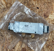 Parker - PD34796 - S9 568/68-1/4-SO 5/2 Oscillating Pneumatic Valve, G1/4” ￼