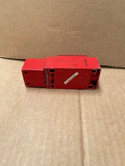 Telemecanique – XCSA802 – Safety Interlock Switch 3 NC Metal IP67