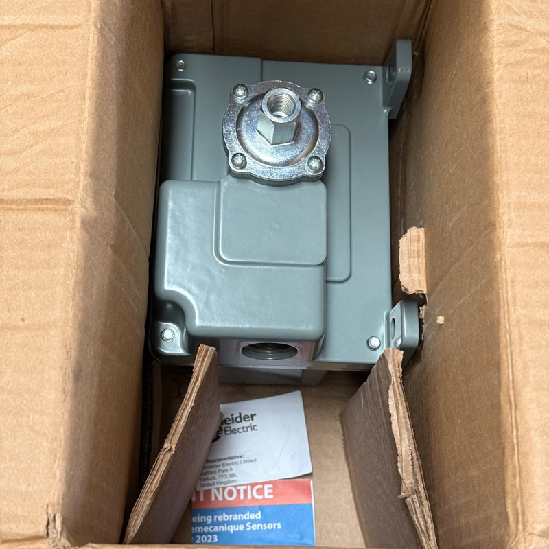 Square D – 9012GAR4 – Industrial Electromechanical Pressure Switch