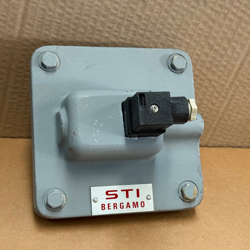 STI Bergamo – Industrial Electro-Hydraulic Pressure Switch / Transducer Assembly