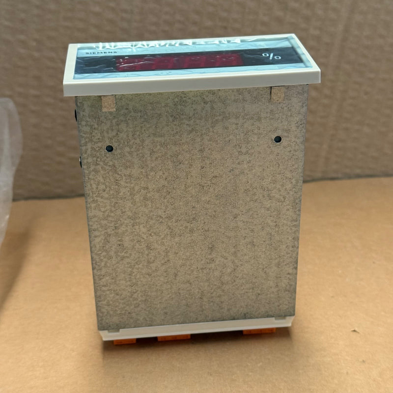 Siemens – 7NJ3003-1AA13-3CA1-ZY02 – Digital Indicator / Panel Meter
