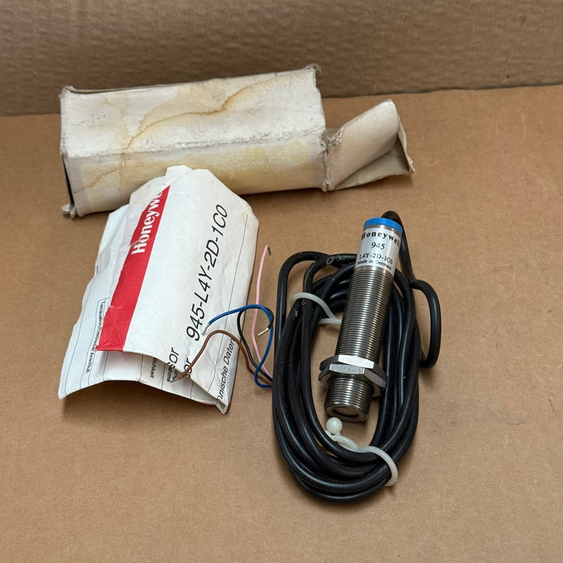 Honeywell – 945-L4Y-2D-1C0 – Series 945 Ultrasonic Distance Sensor / Switch