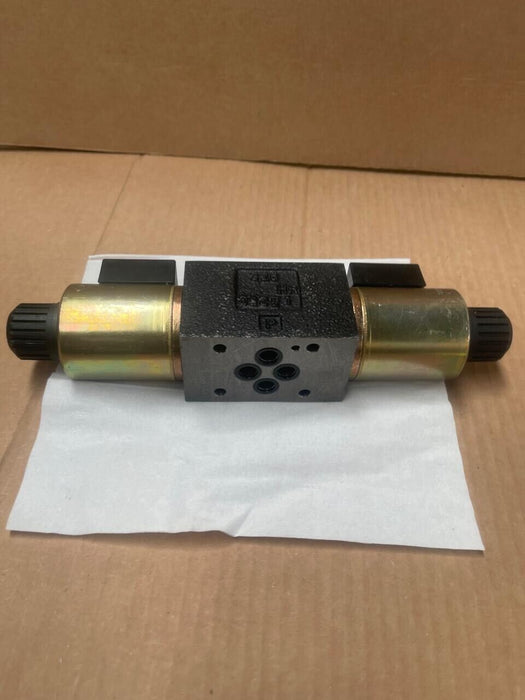 Parker - D1VW4CNJDLJ575 - Hydraulic Directional Control Solenoid Valve 350 Bar