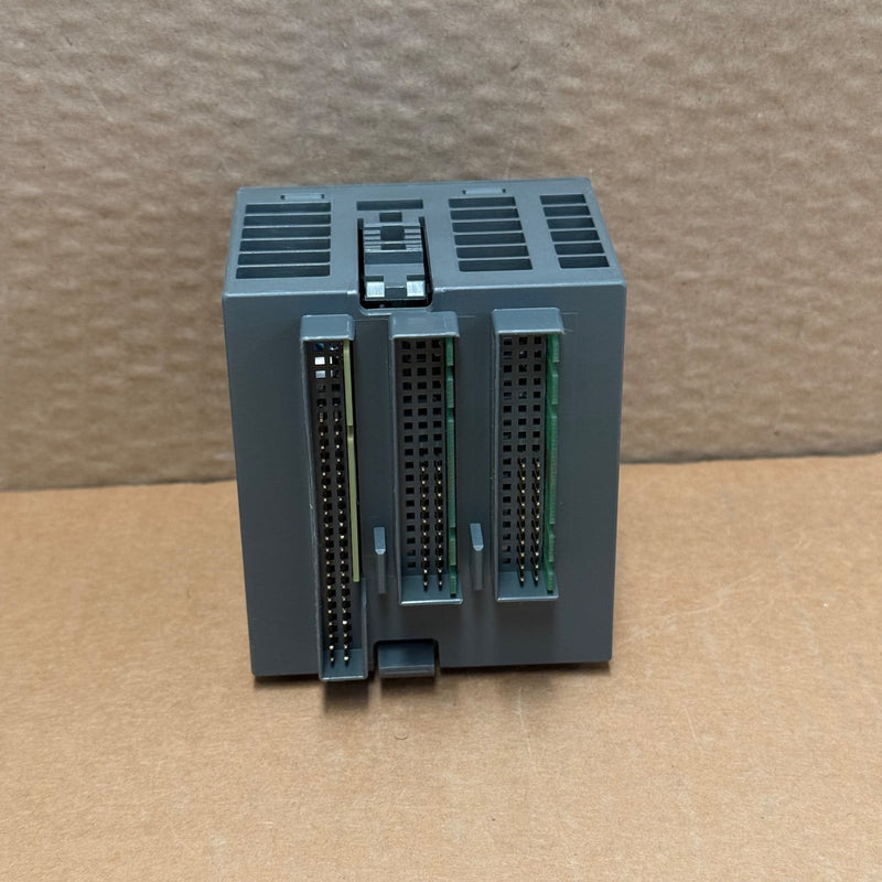 ABB – 1SAP220500R3001 / DC551-CS31 – CS31 Bus Module / Communication Module