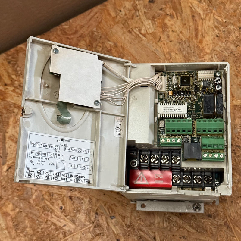 Toshiba – VFS11-4007PL-WP (R5) – Tosvert 3-Phase Industrial Frequency Inverter
