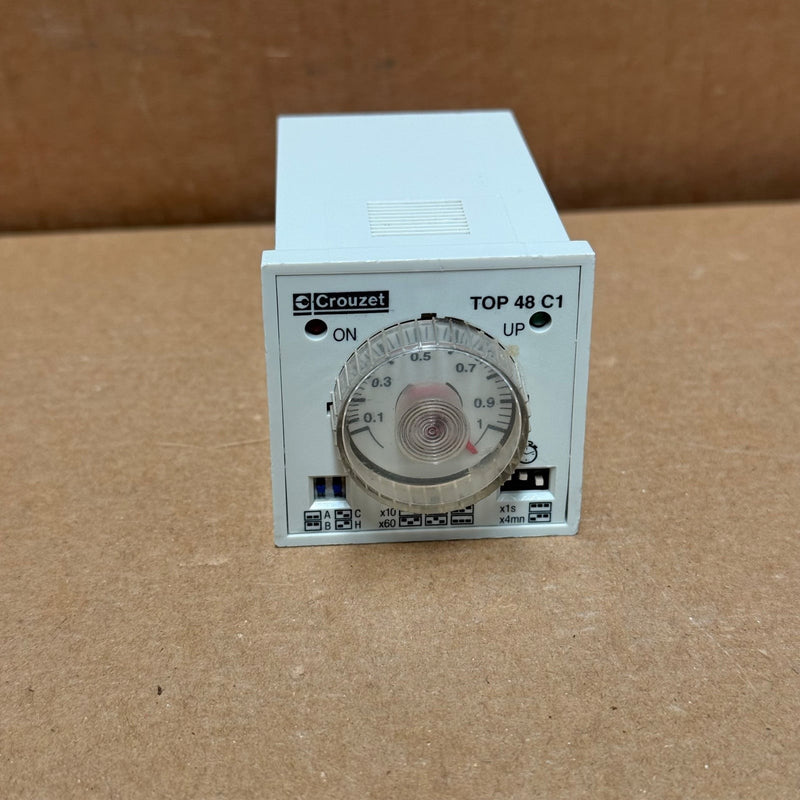Crouzet – TOP 48 C1 / 88886005 – Panel-Mounted Electronic Timer