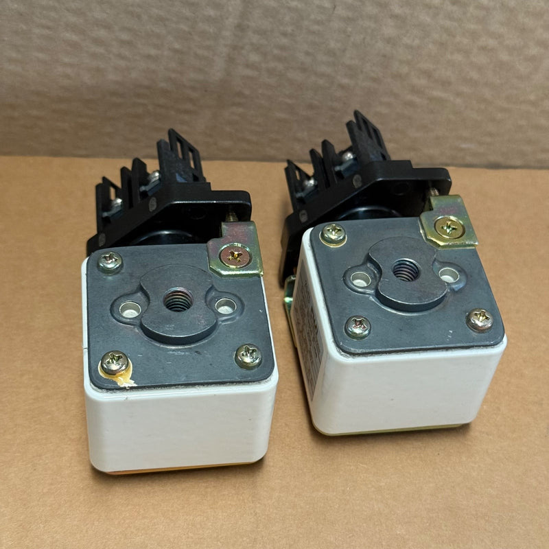 Fuji Electric – CS5F-200 + AHX2905 – 200A, 500VAC Super Rapid Semiconductor Fuse