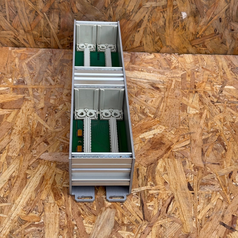 Lütze – DIO-3010 (743010) – Module Carrier / Rack Module (4 Slots, 2x2)