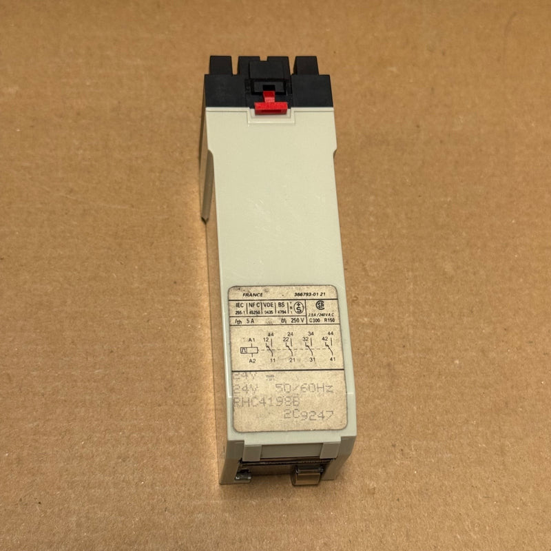 Telemecanique – RHC4198B – High-Performance Interface Relay