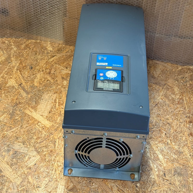 Danfoss – NXI01055-A2T0CSV-A1AFBLD2EA – VACON NXI Inverter Unit (105A)