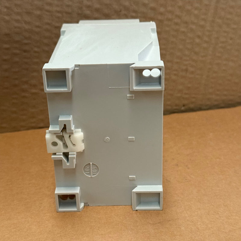 Telemecanique – GNS230VAC – Proximity Switch Switching Amplifier