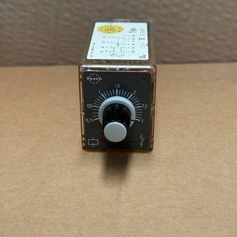 Tesch – E 72.0X202 – Analogue Time Delay Relay / Timer (220V, 250V ~ 3A)